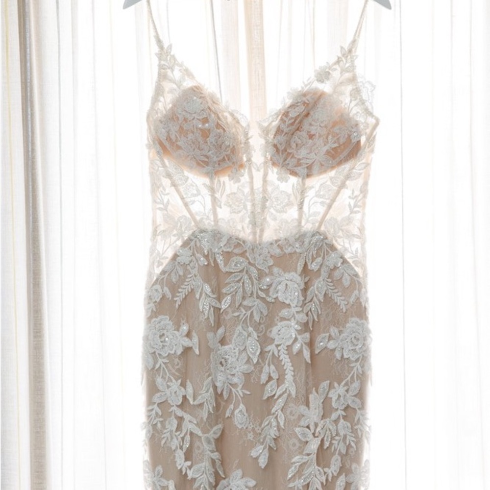 Elegant Lace wedding Dress